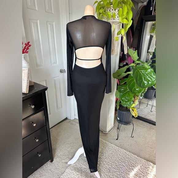 LULU’S PRISTINE POISE MESH CUTOUT LONG SLEEVE MAXI DRESS - Picture 12 of 15